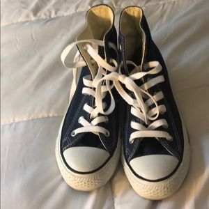 Women’s size 6 converse